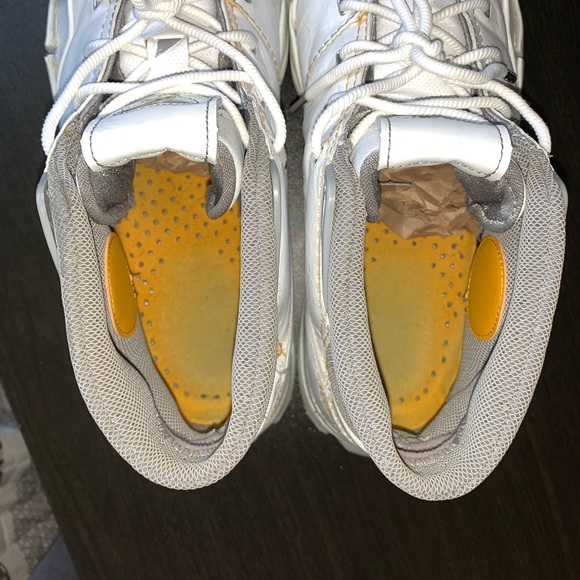 Nike Kobe 1 White Shark - Picture 4 of 7